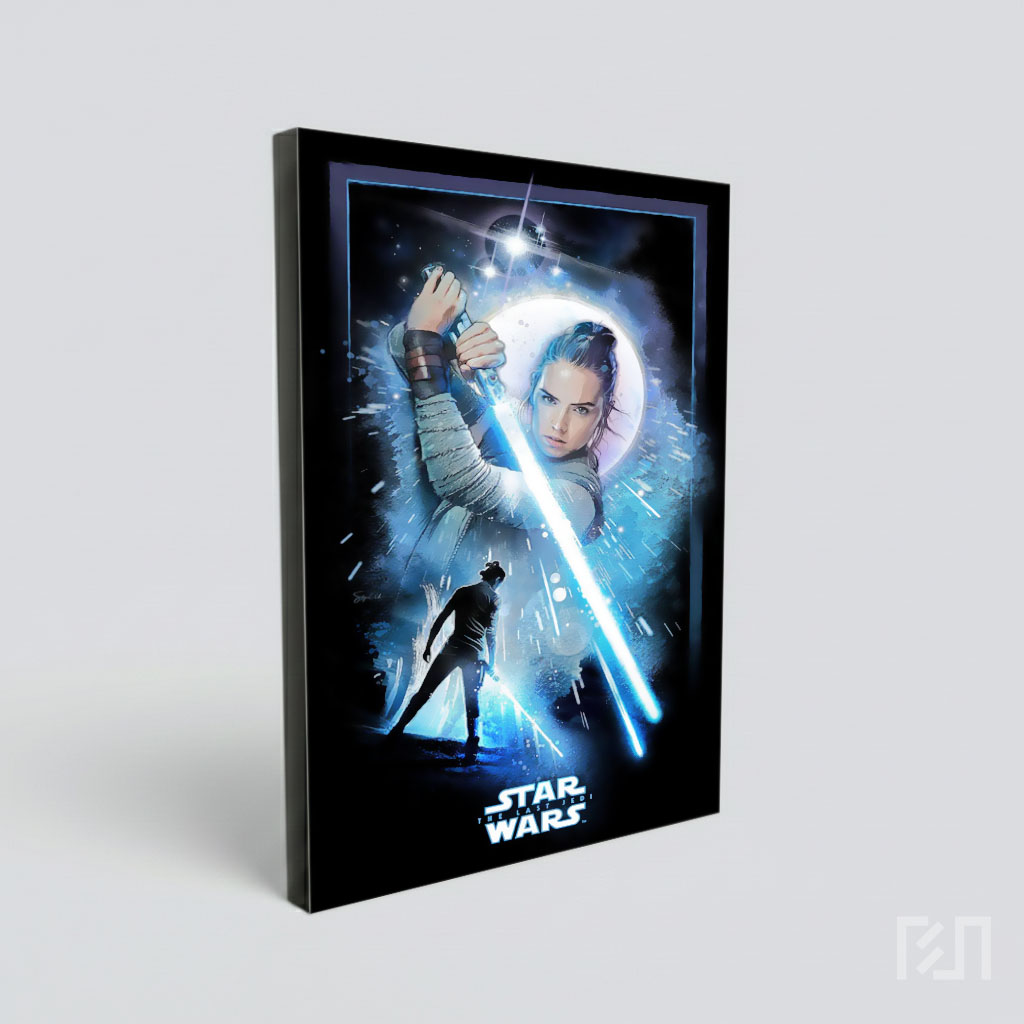 Poster Rey Star Wars dengan Lightsaber Biru